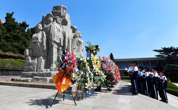 清明祭掃緬懷革命先烈