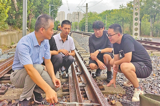 為鐵路行業培育高素質人才