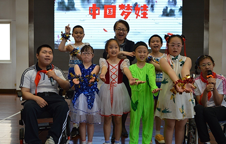 用愛與智慧點亮特殊兒童的未來——記上海市浦東新區特殊教育學校校長周美琴